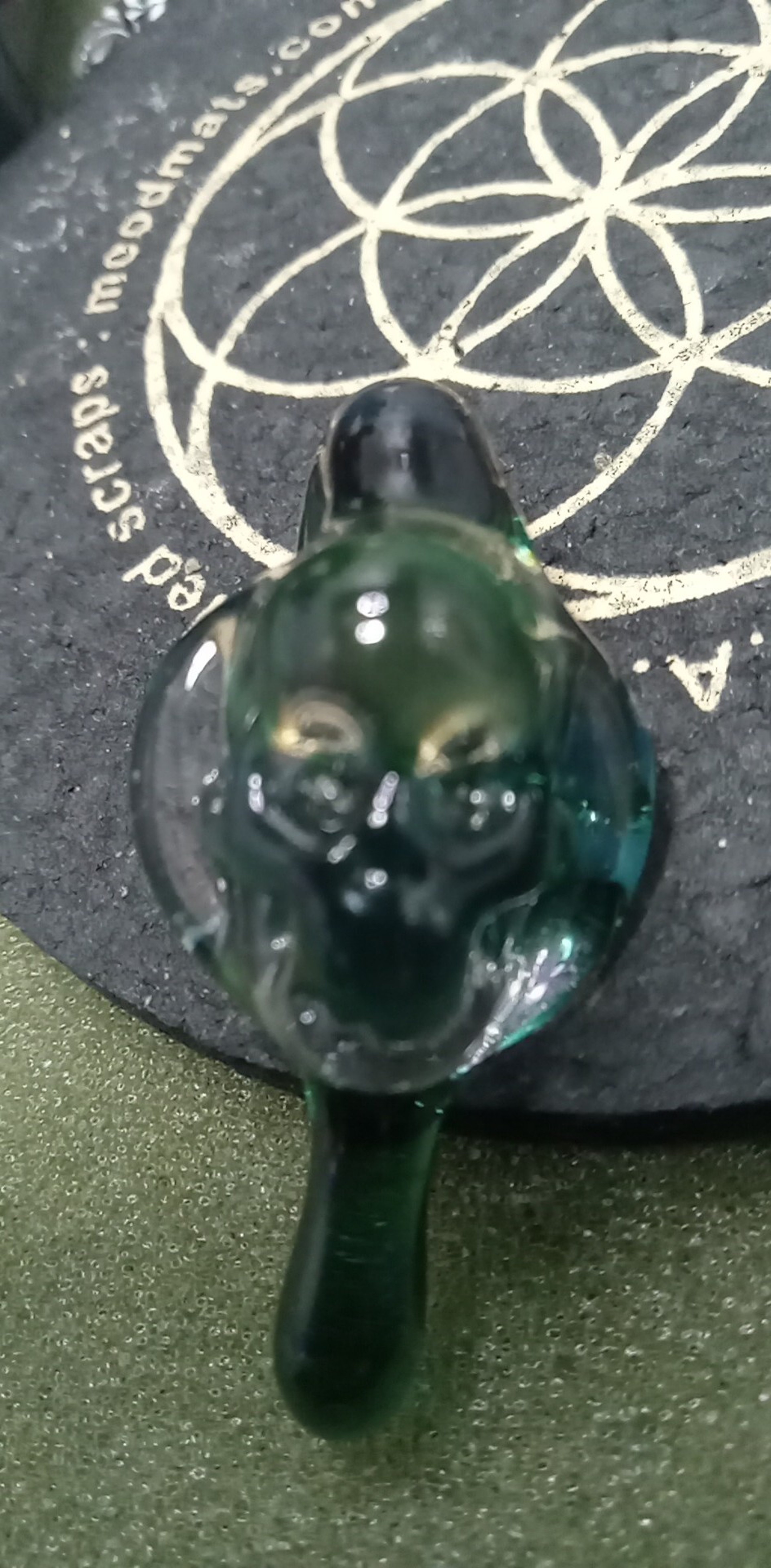 Preview pic of Collectible Heady Glass Skull Drip Pendant