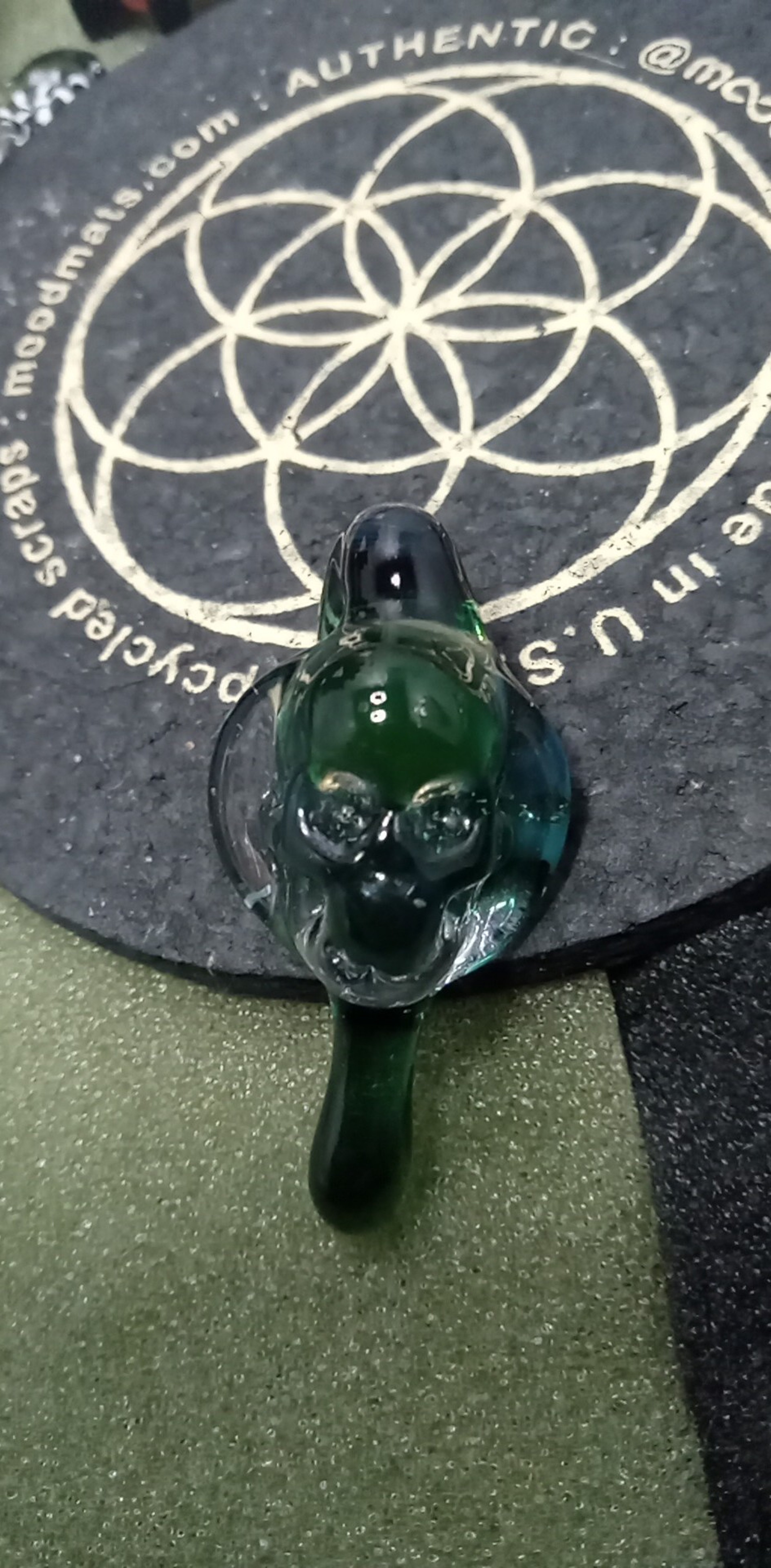 Preview pic of Collectible Heady Glass Skull Drip Pendant
