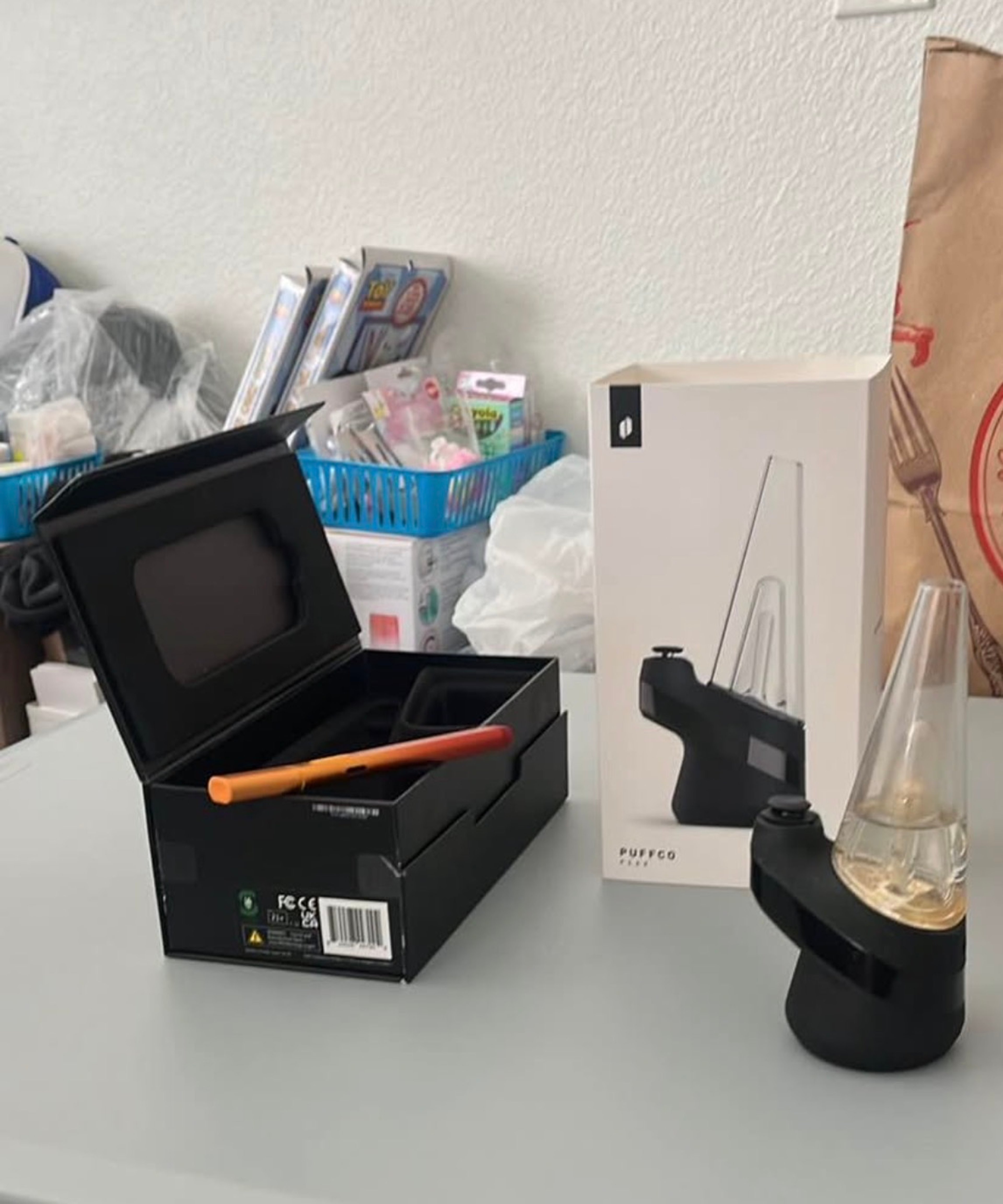 Preview pic of Puffco Peak with knife