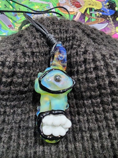 Preview pic of One eyed monster pendant (thick)solid