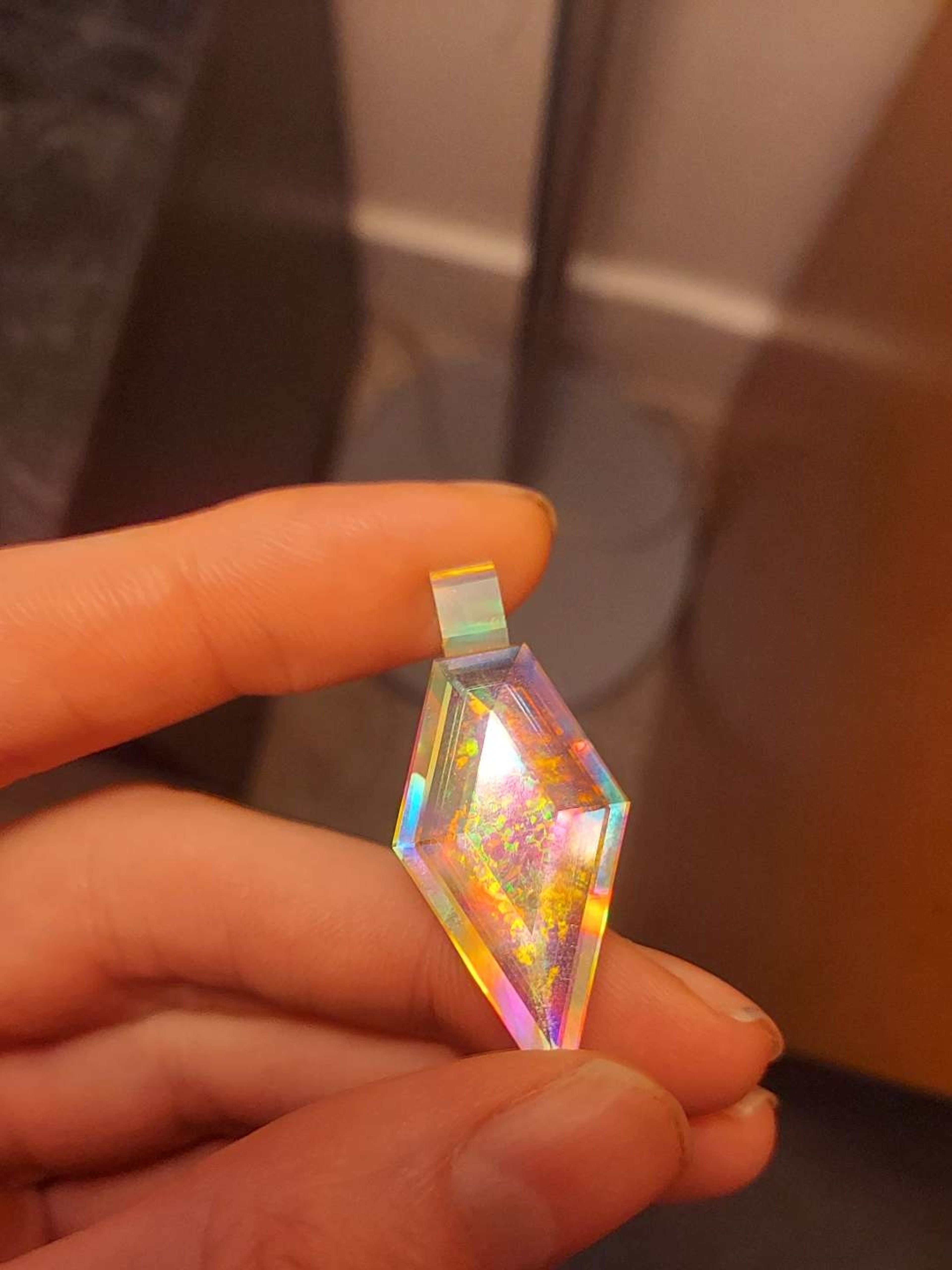 Preview pic of Kravin opal pendant