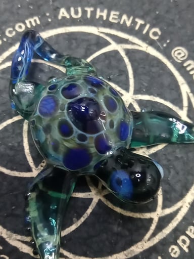 Preview pic of Beautiful, Collectible, Heady Glass , Sea Turtle 🐢 Pendant