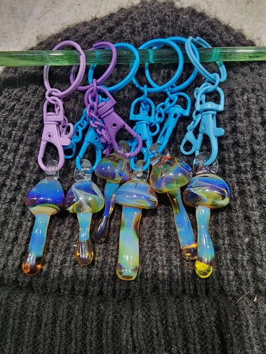 Preview pic of Heady aero mushroom key chains