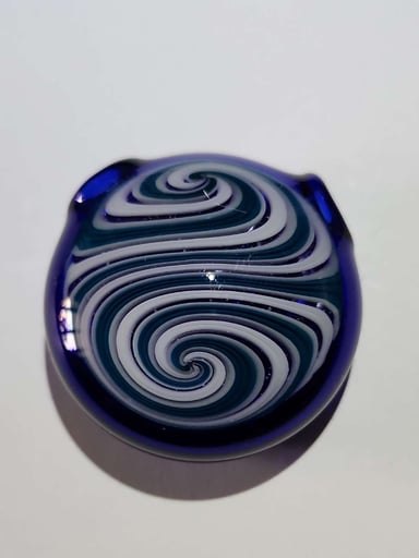 Preview pic of Chaos Glass hollow wig wag pendant