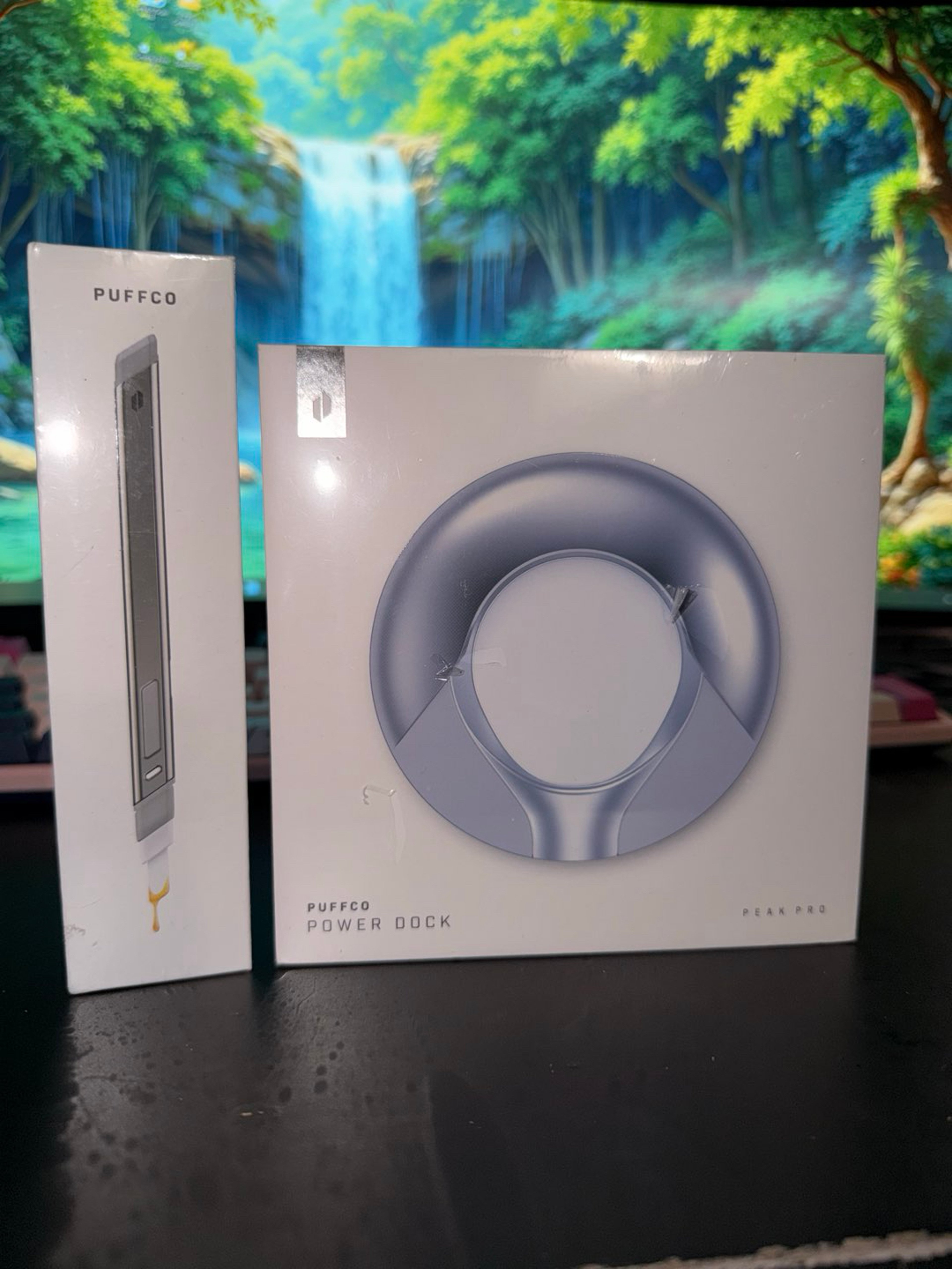 Preview pic of Puffco Hot Knife and Charging Dock Bundle - Guardian