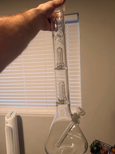 Preview pic of Mary Jane’s Double Perc beaker bong 20”