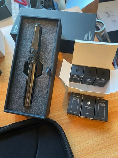 Preview pic of Puffco plus dab pen + 6 extra chamber’s