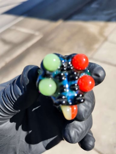 Preview pic of PMDOESGLASS ALIEN PENDANT