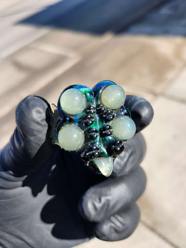 Preview pic of PMDOESGLASS ALIEN PENDANT