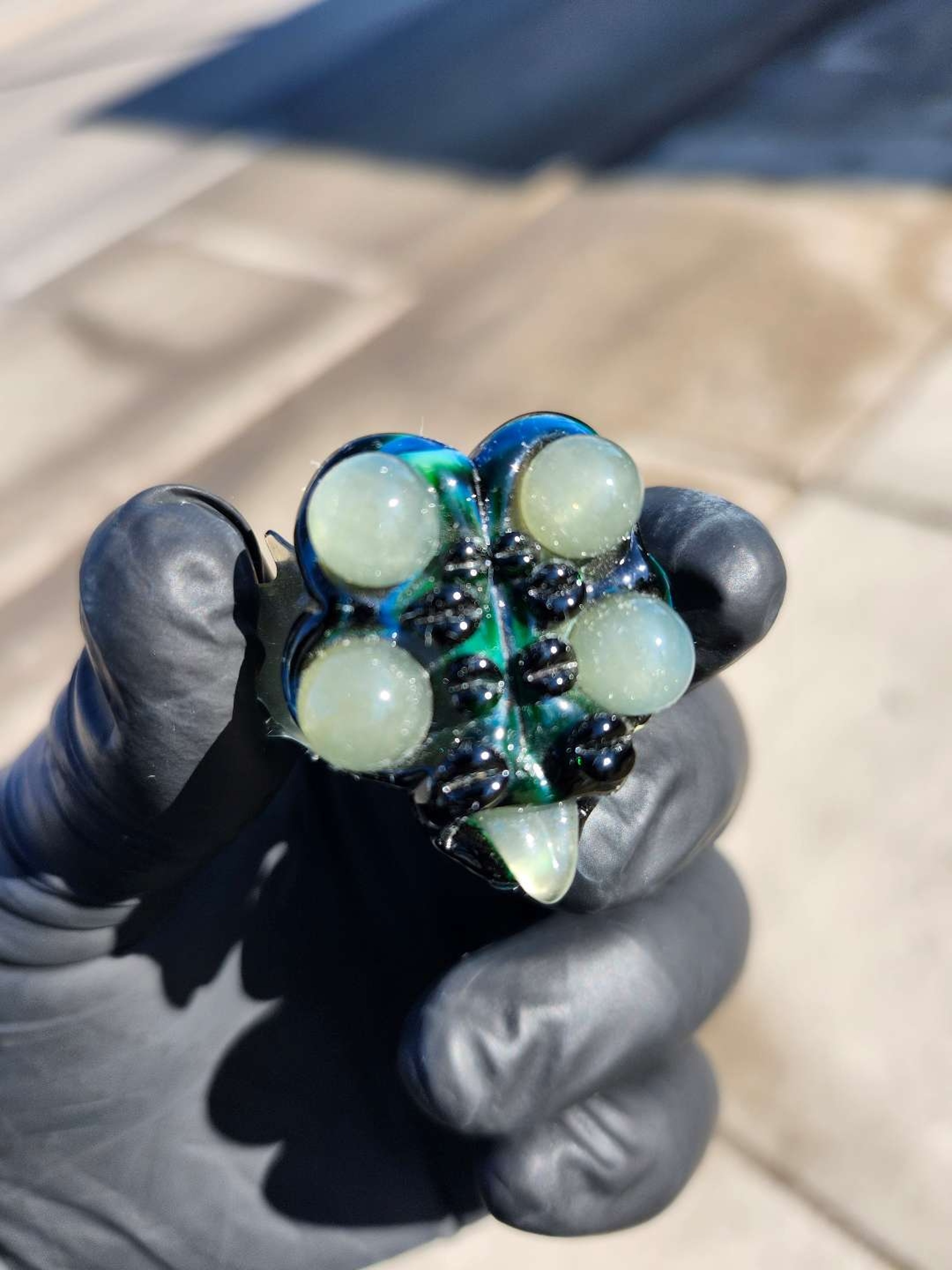 Preview pic of PMDOESGLASS ALIEN PENDANT