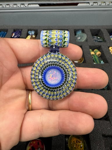 Preview pic of Olour Glass