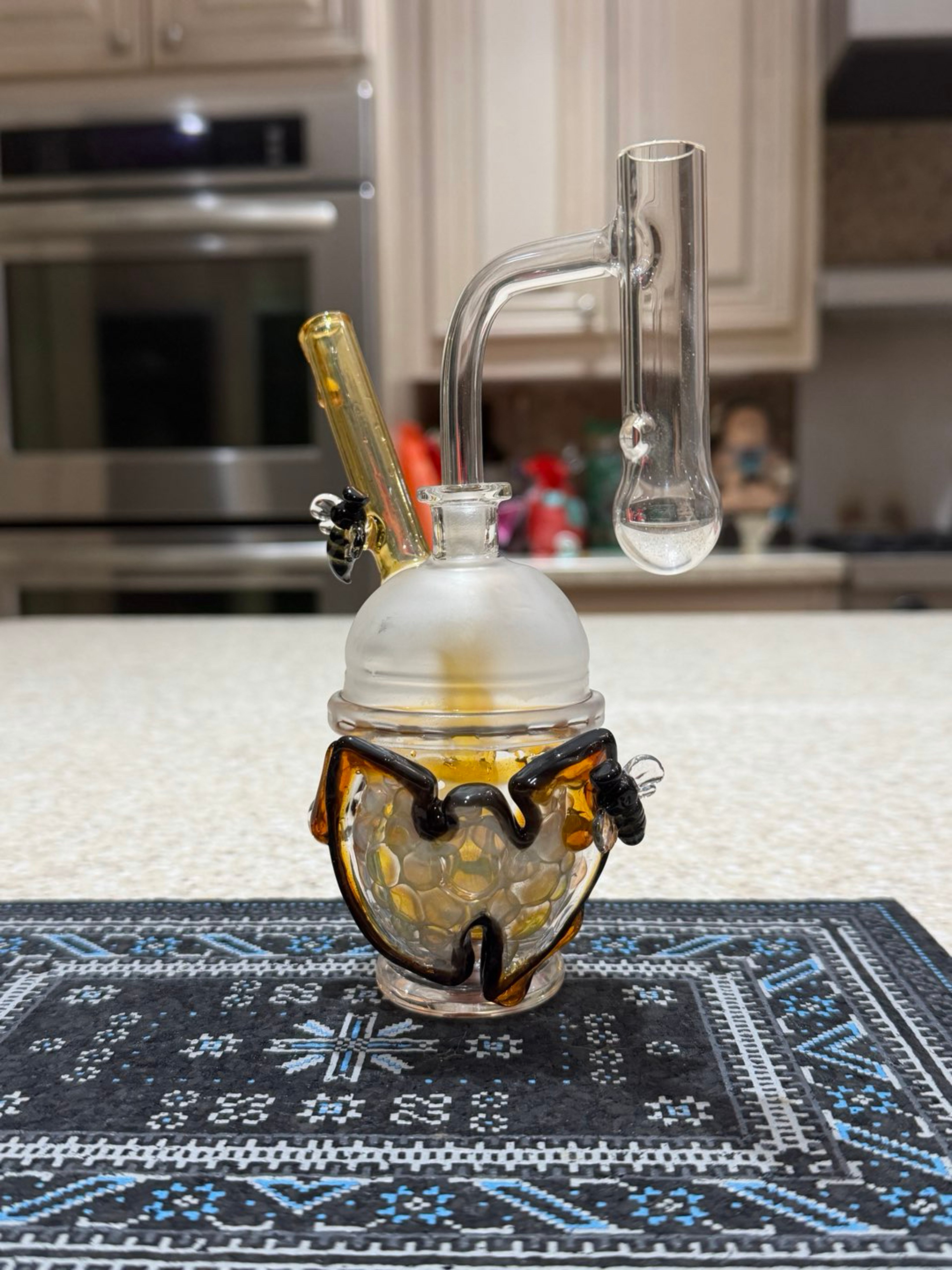 Preview pic of Evol Glass Honey Bee Wu Tang Clan Dabuchino with Das Finger Banger