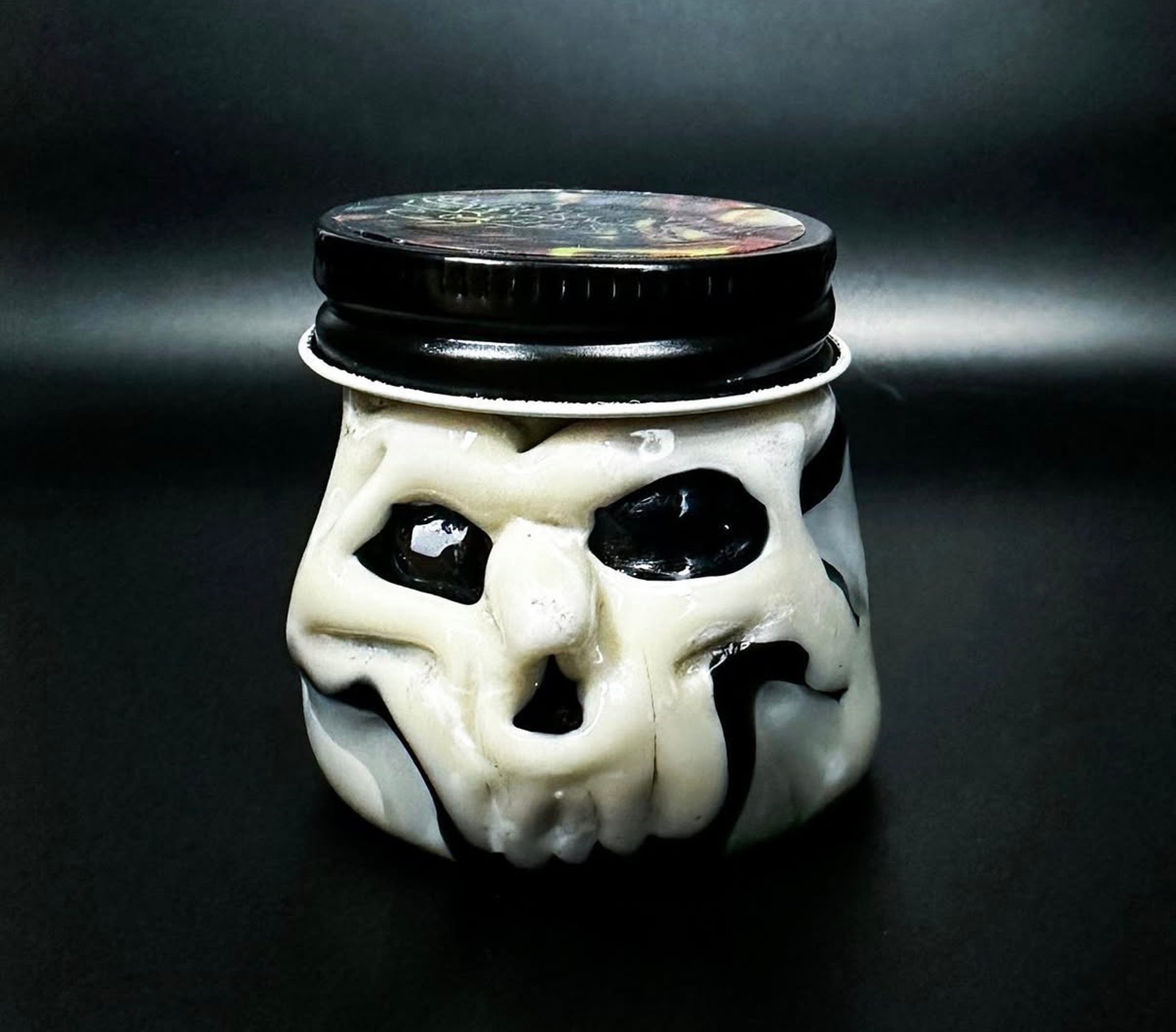 Preview pic of “The Skull” Boehme Sculpted Glass Baller Jar