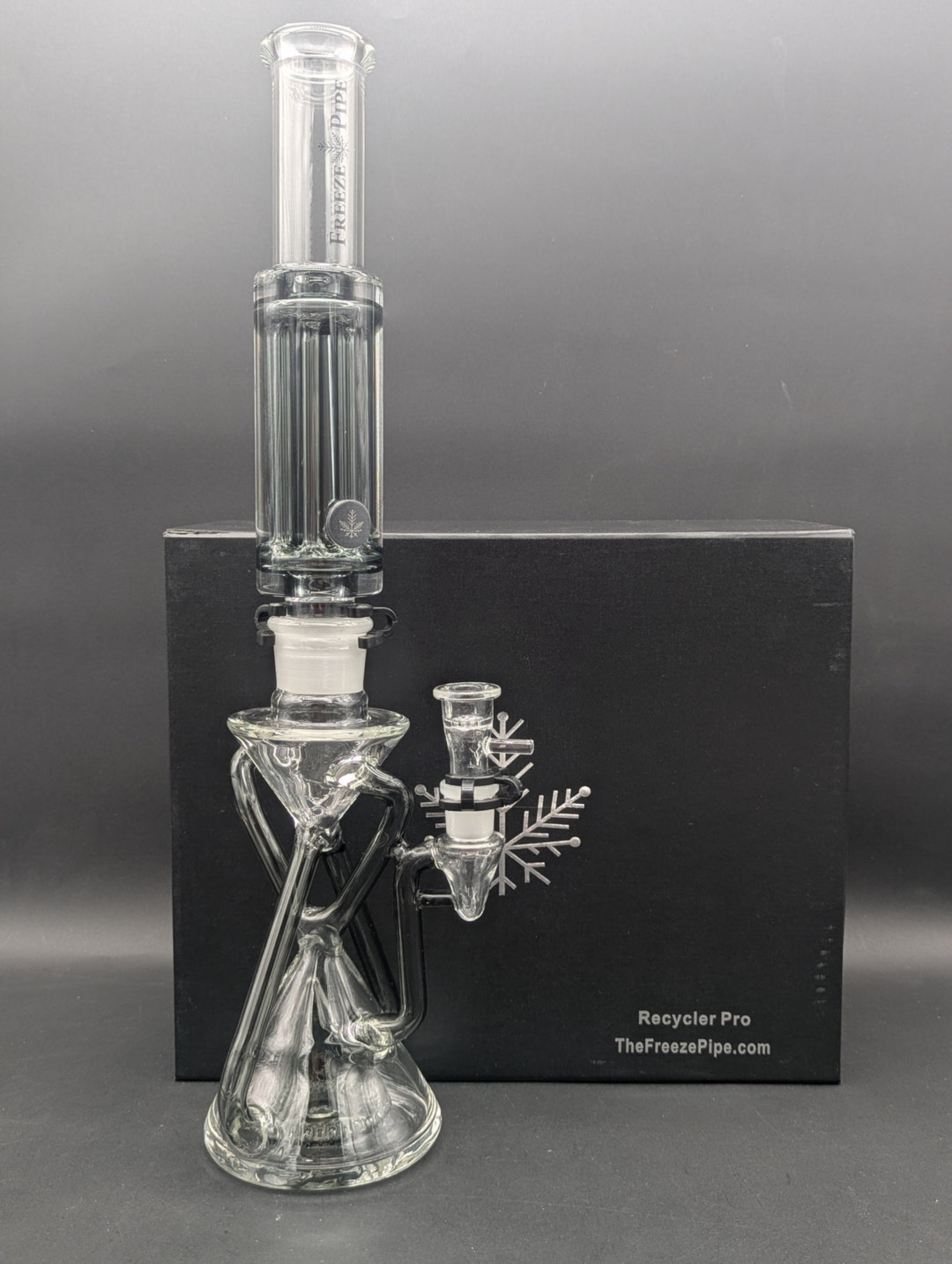FREEZE PIPE - RECYCLER BONG PRO image 0