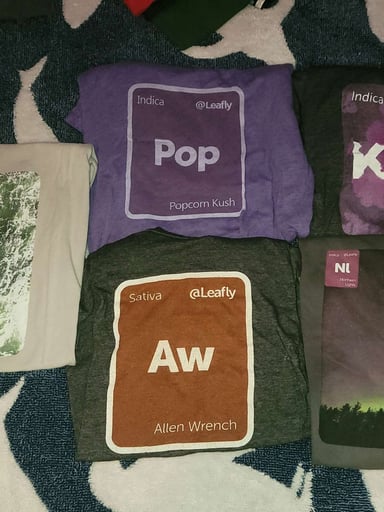 Preview pic of 5 leafly shirts 2xl