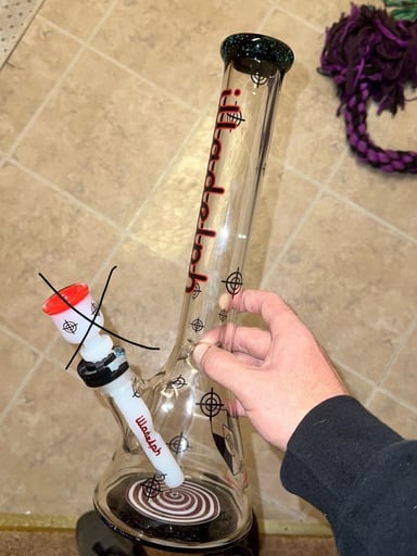 Preview pic of 15in Sprial Scoped Worked Beaker