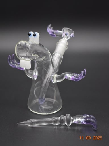 Preview pic of Sweers Glass Dino Rig and Dabber