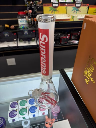 Preview pic of Supreme Style bong( double sided thick glass)