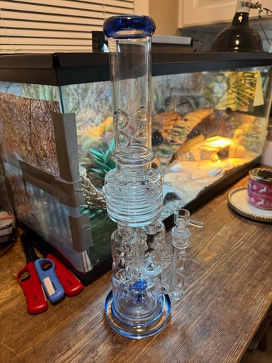 Preview pic of 20-in Triple Honeycomb Bong