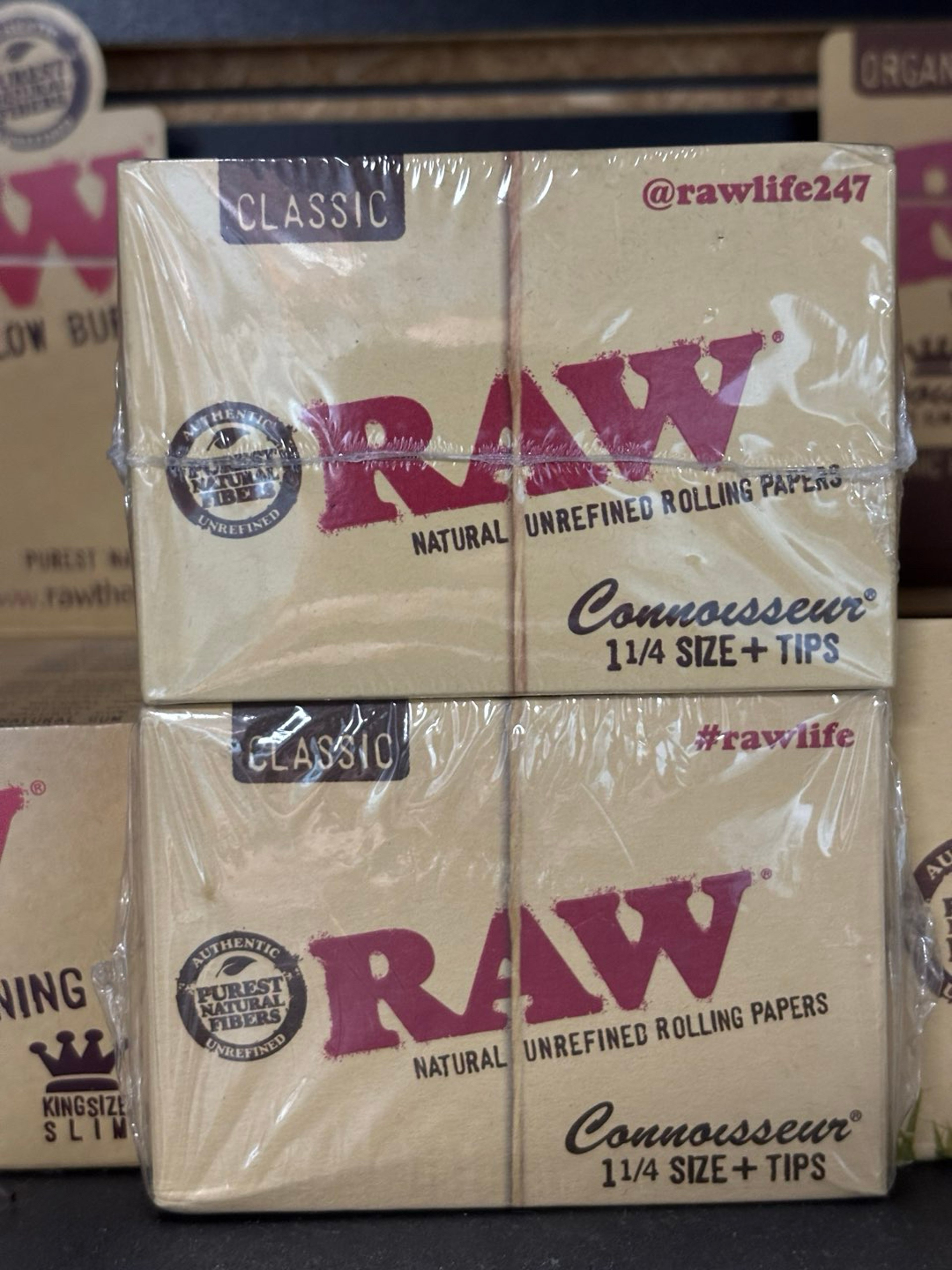 2 Boxes Raw 1 1/4 papers w tip image 0