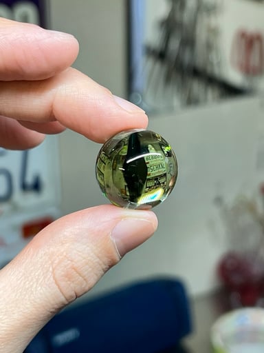 Preview pic of Cat / reptile eye marble