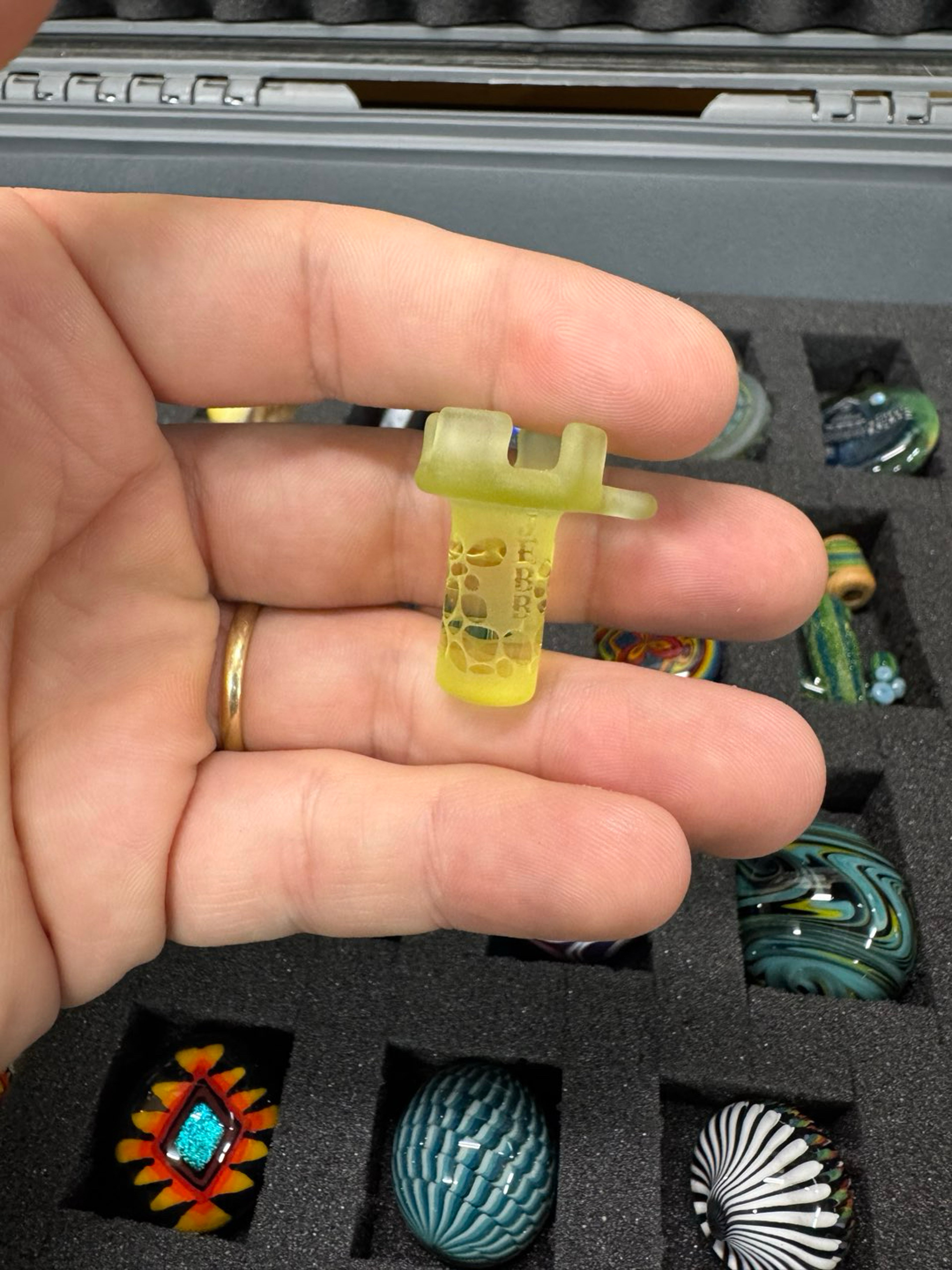 Preview pic of Jebb Glass Uranium Tower 1/100