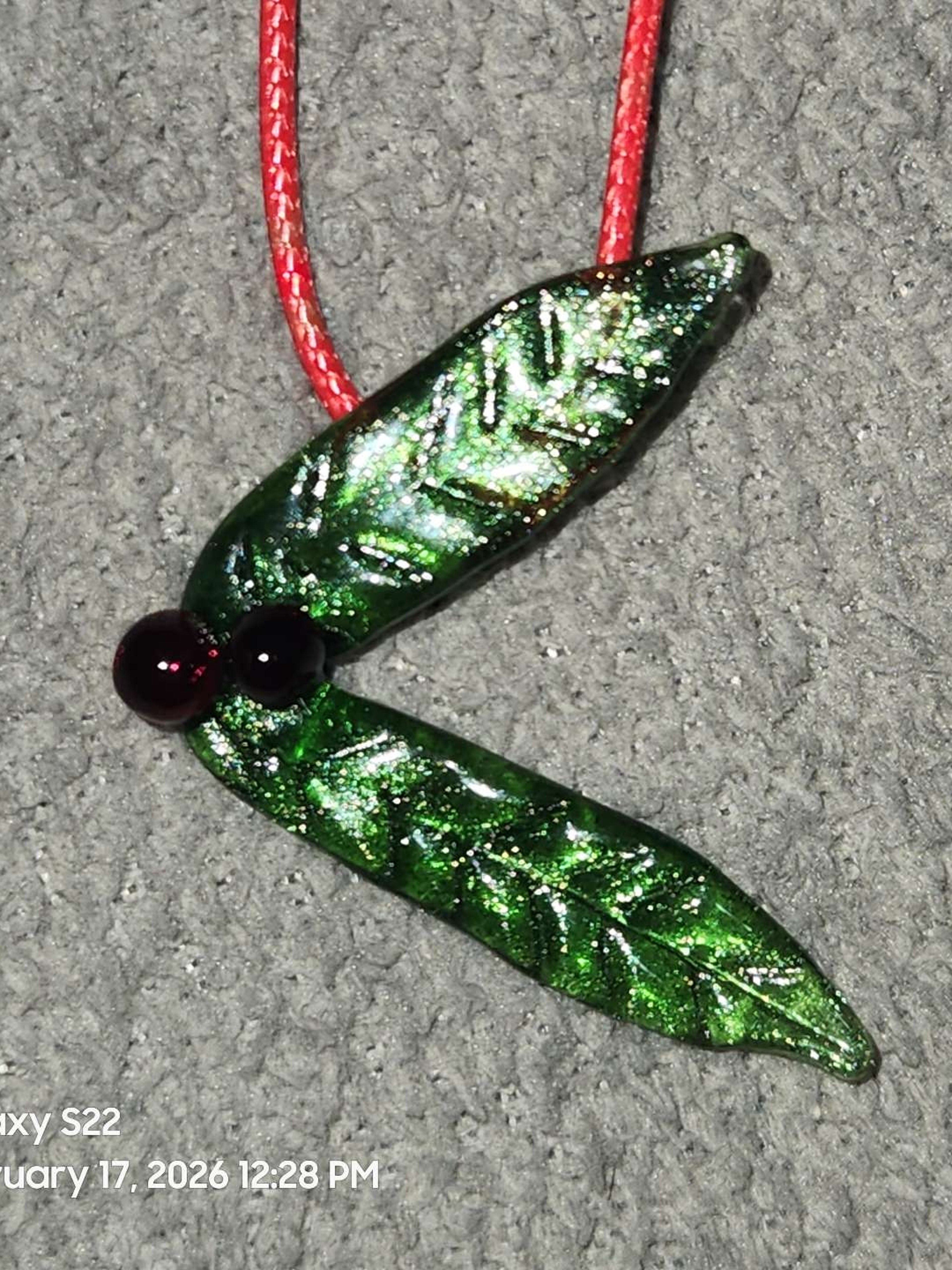 Preview pic of Mistletoe pendant