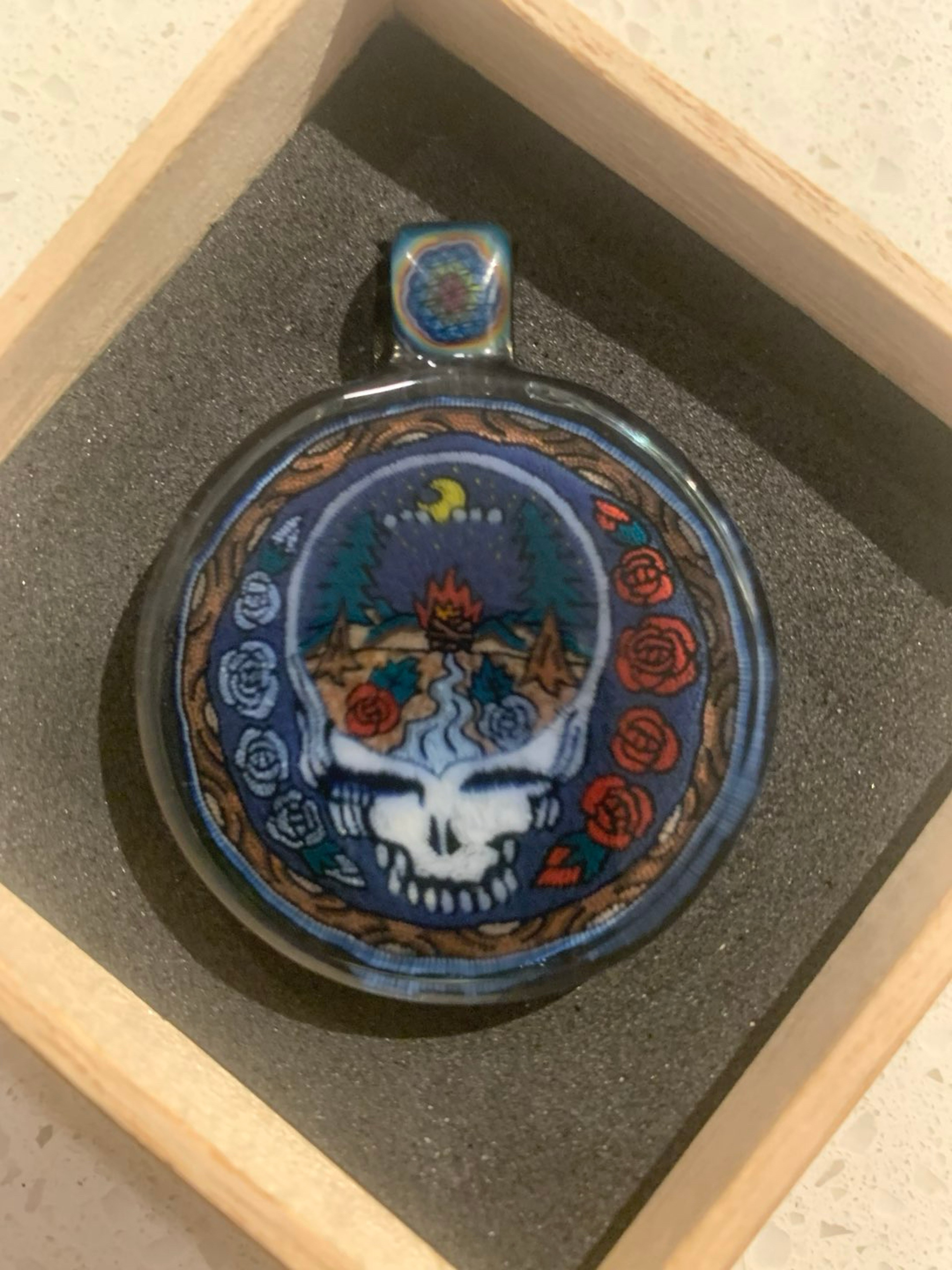 Preview pic of Roseroads Grateful Dead Stealie