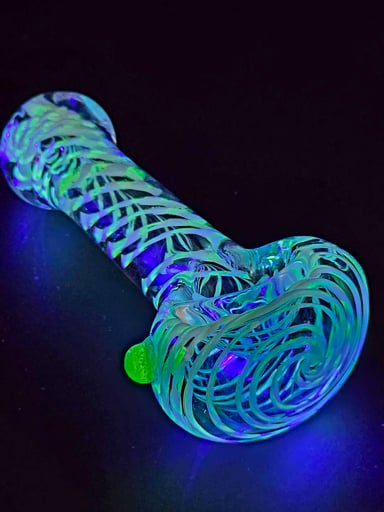 Preview pic of Glow In the Dark Pipe