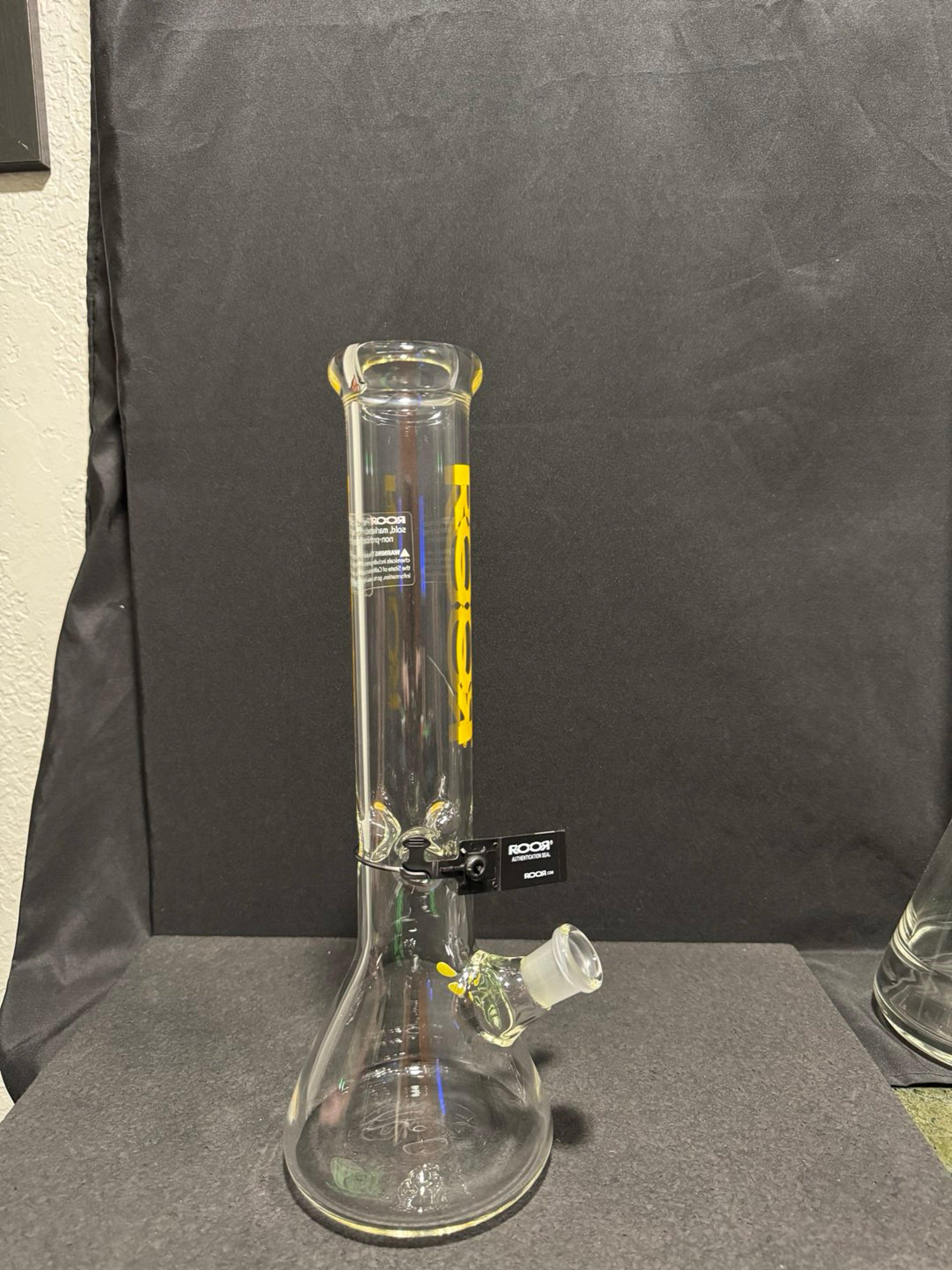 Roor us beaker image 0