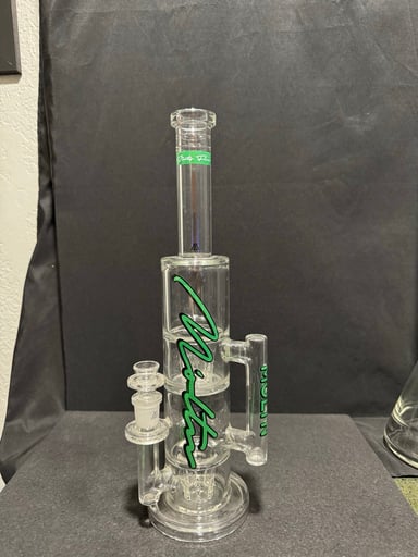 Preview pic of Mōltn double geyser 65