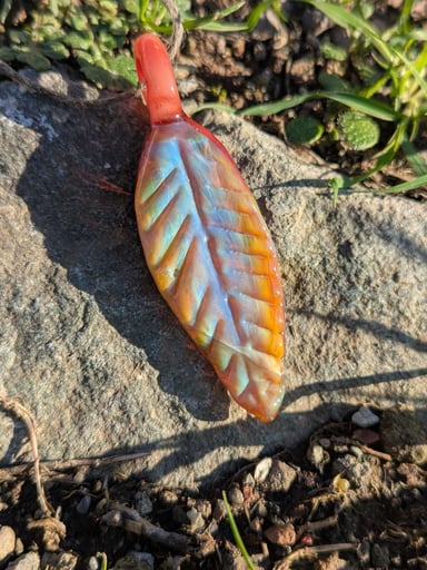 Preview pic of Feather/leaf pendant