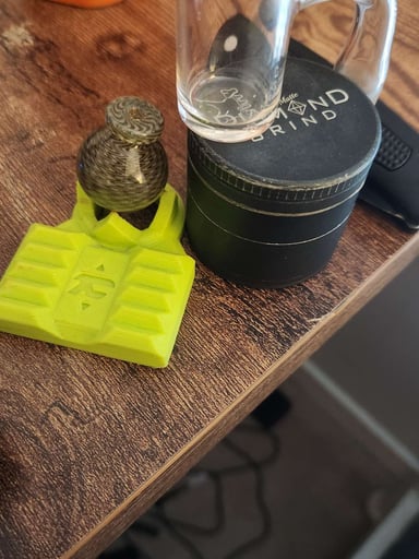 Preview pic of Heady Carb Cap Jeff spaga including stand