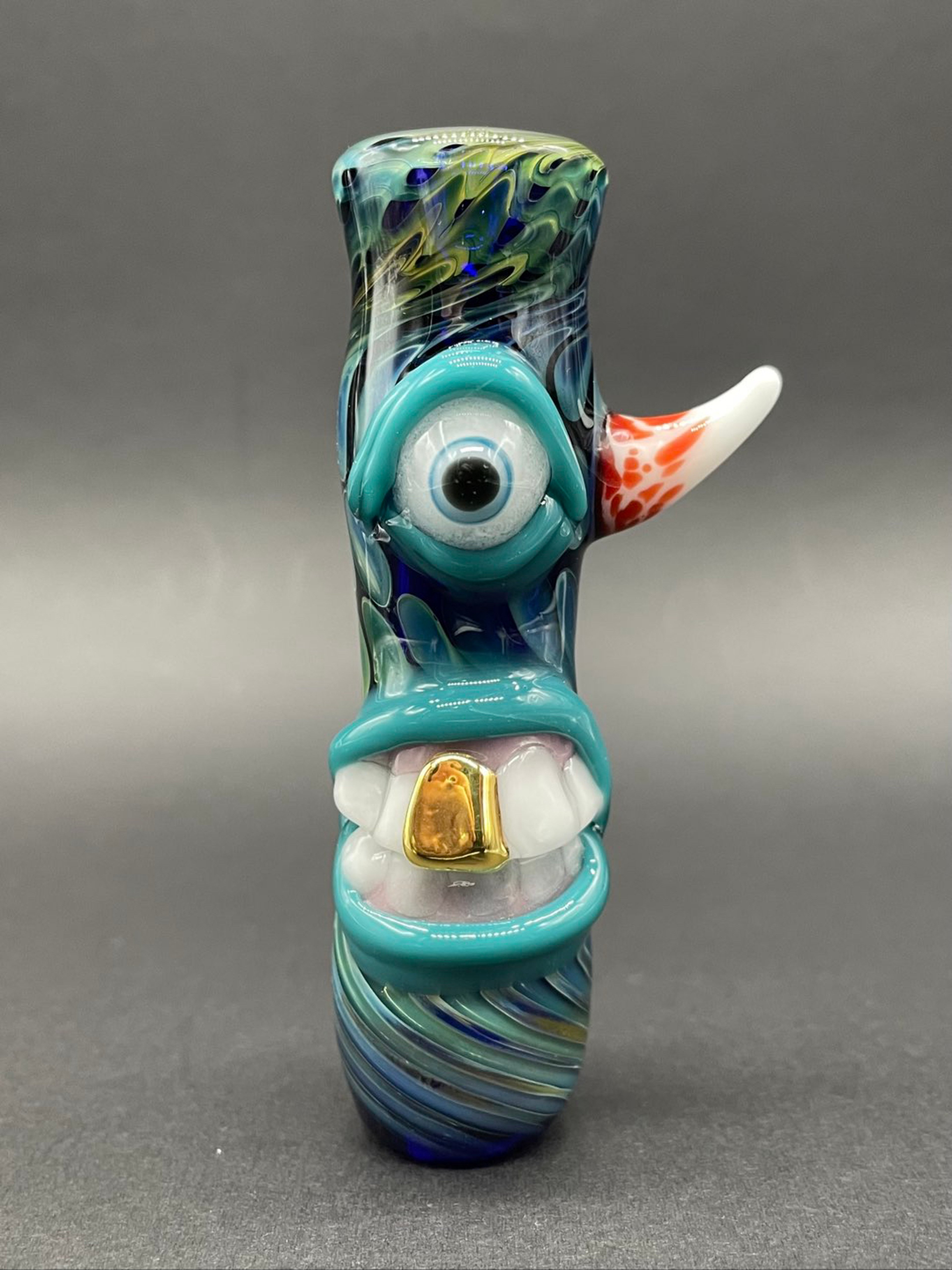 Preview pic of Gold fumed cyclops chillum