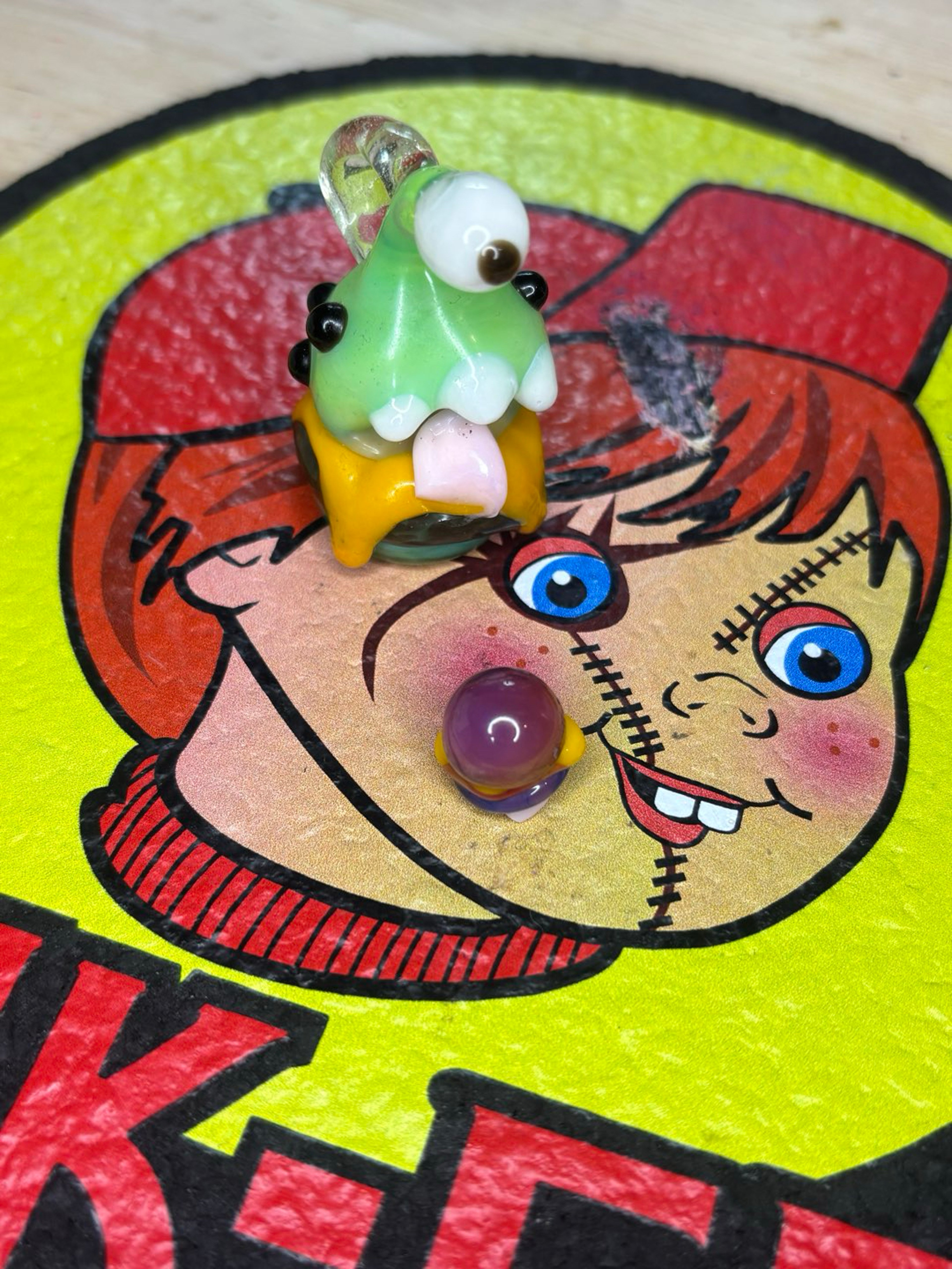 Alien burger pendant *needs small repair* image 0