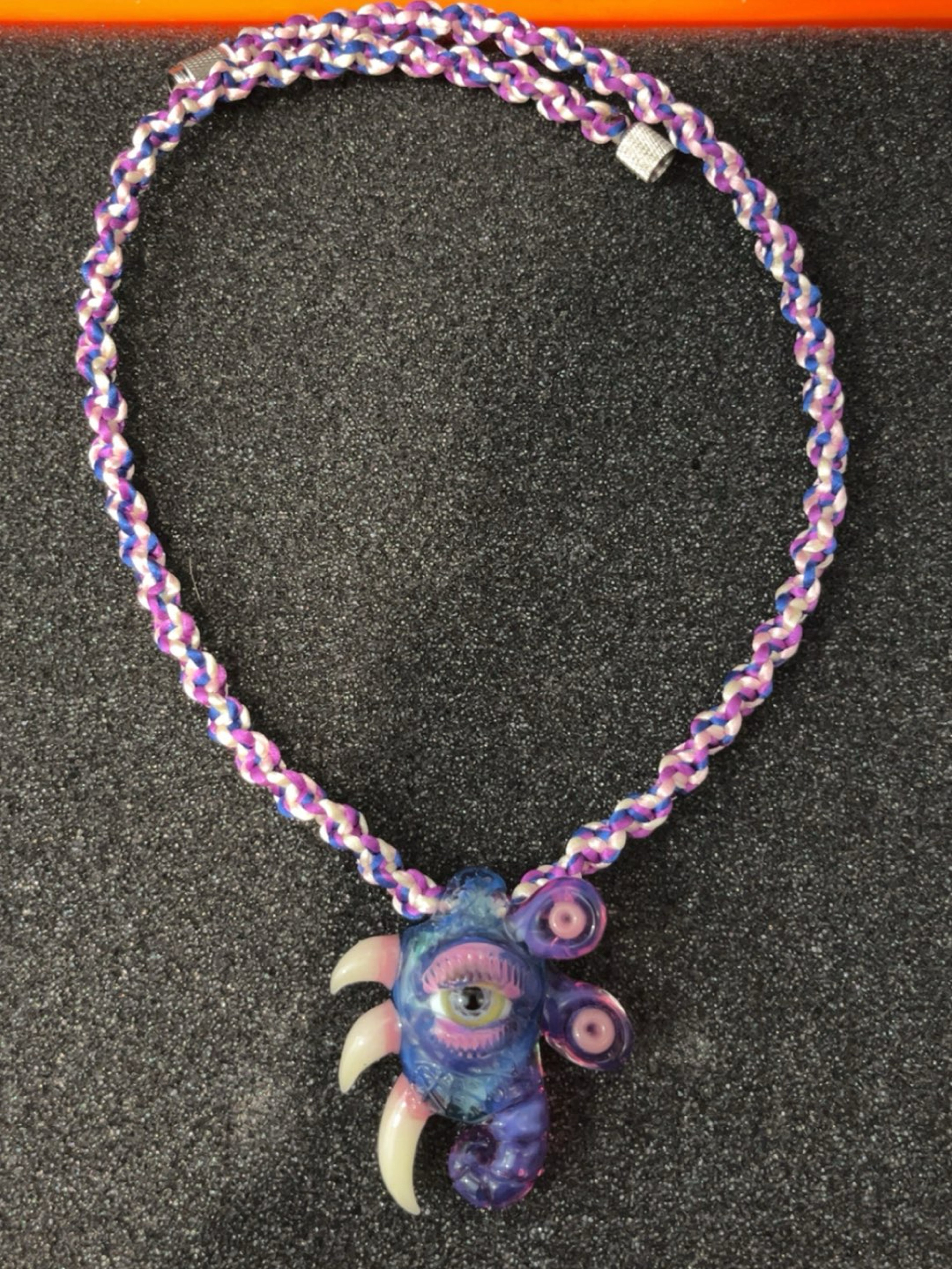 Preview pic of Salt pendant