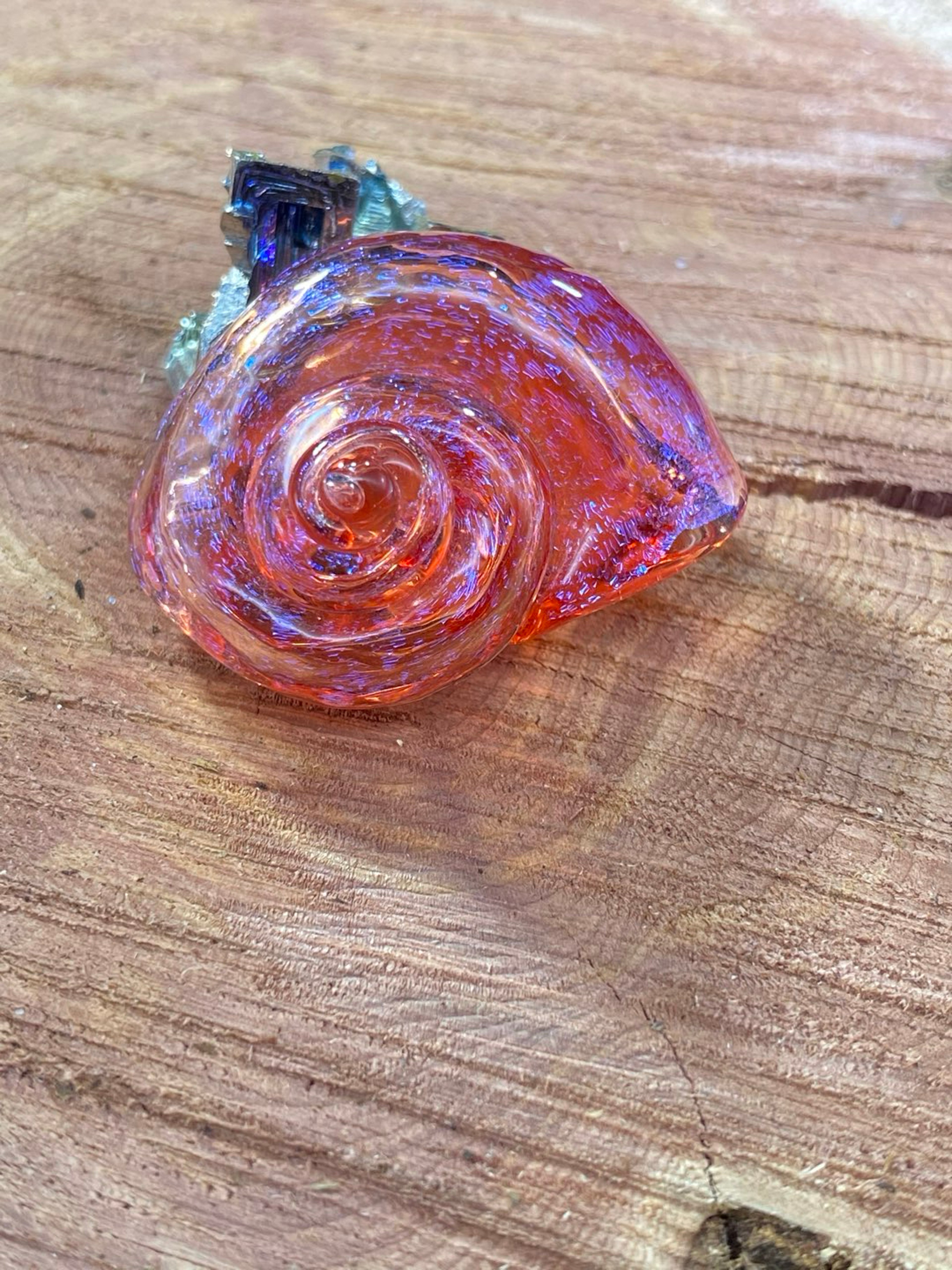 Dichro Seashell pendant image 0