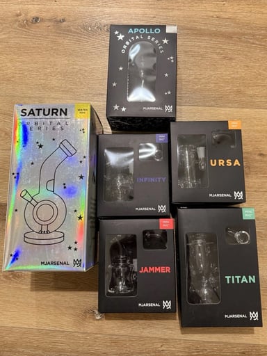 Preview pic of Lot of 6 MJ Arsenal peices