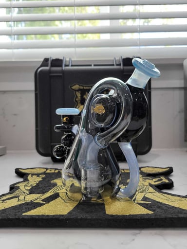 Preview pic of Green T Glass x Earl Jr. - Split Infinity Bottle - Shaduf 2022