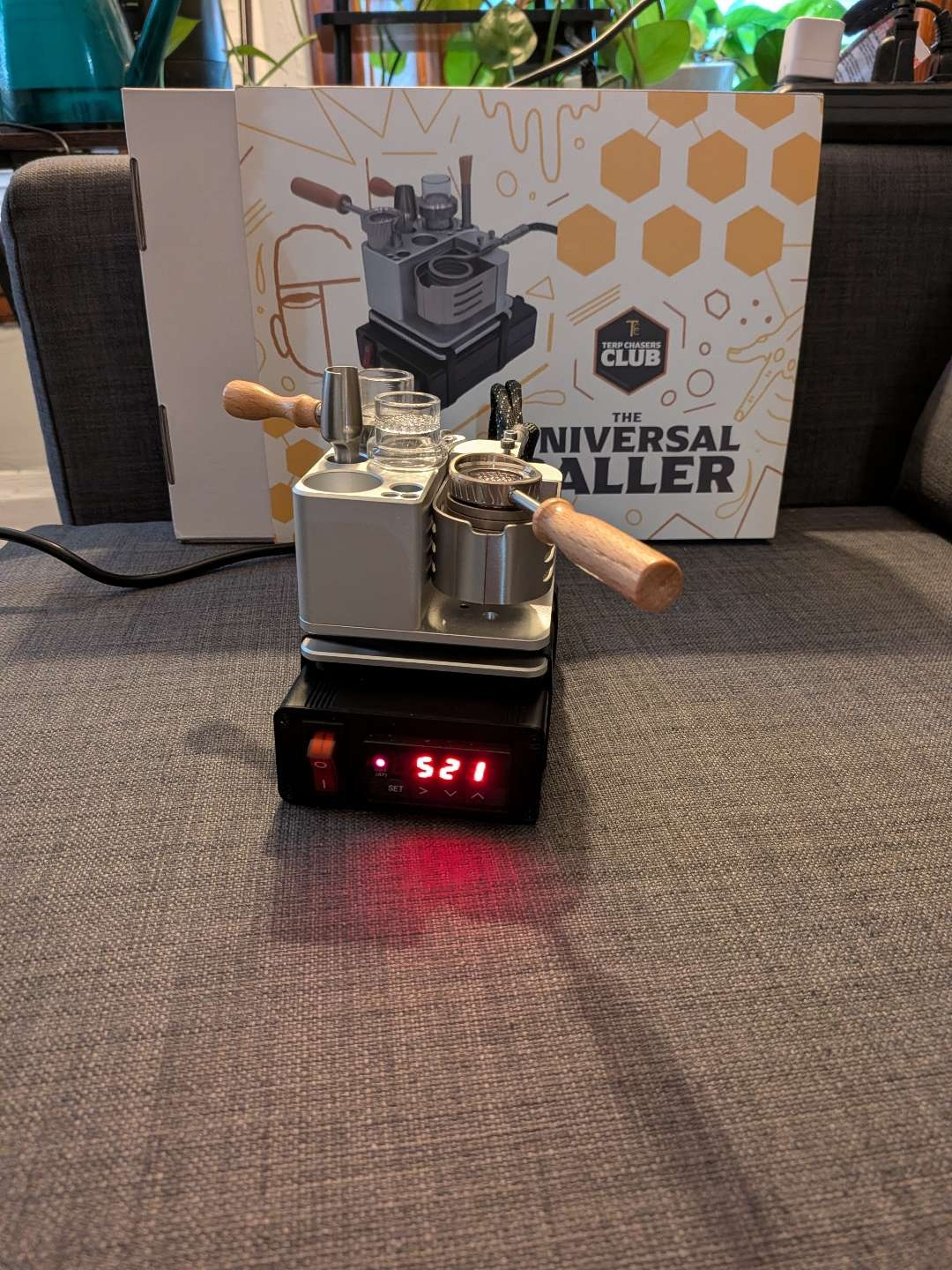 Universal baller v2 ball vape excellent condition image 0