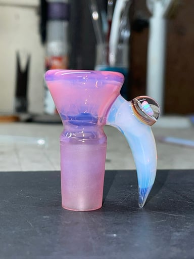 Preview pic of 18mm 4 holes Karmaline and ghost color horn, opal millie