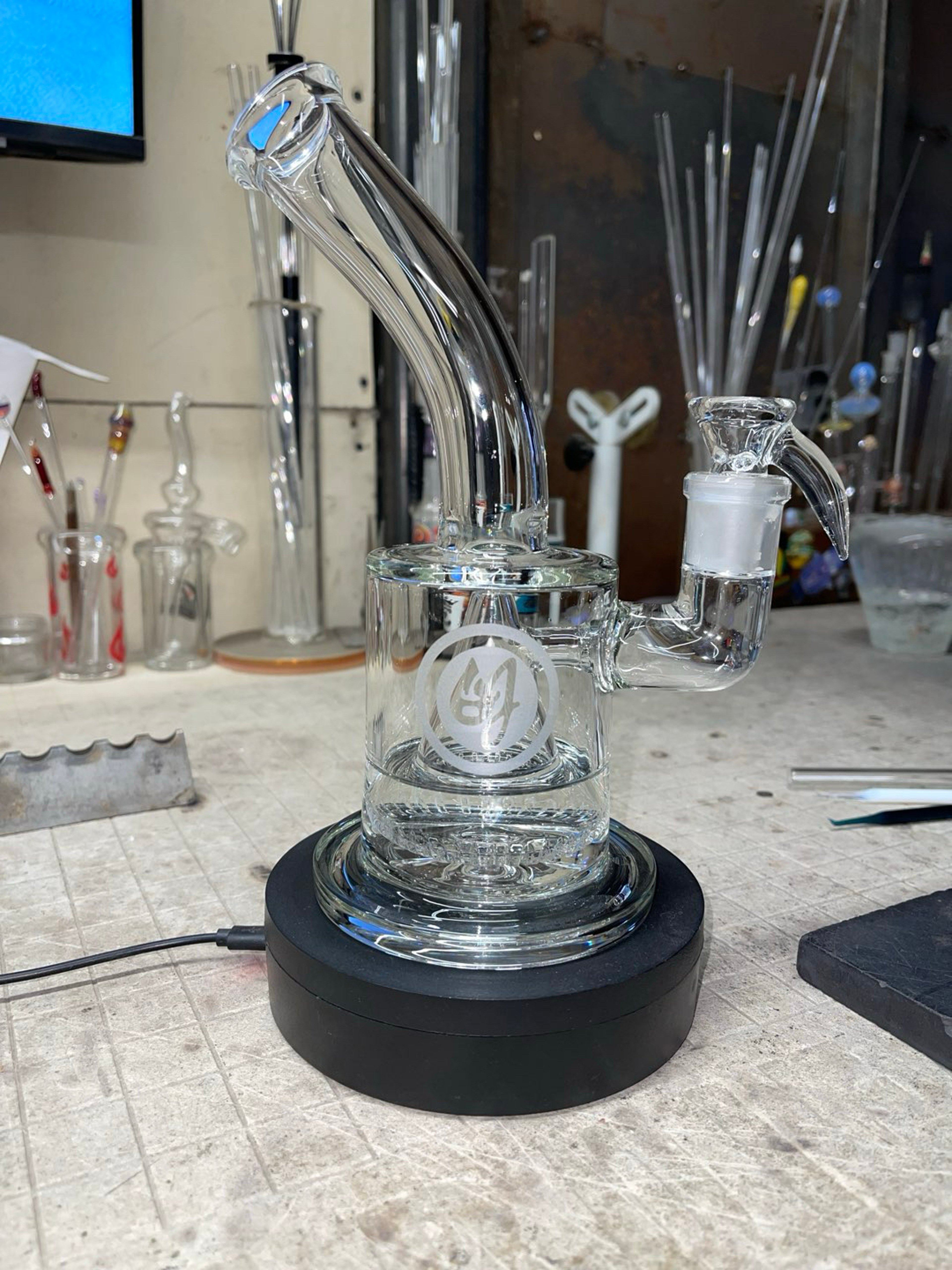 Preview pic of 9.5” tall,18mm 4 holes slide, piramid perc
