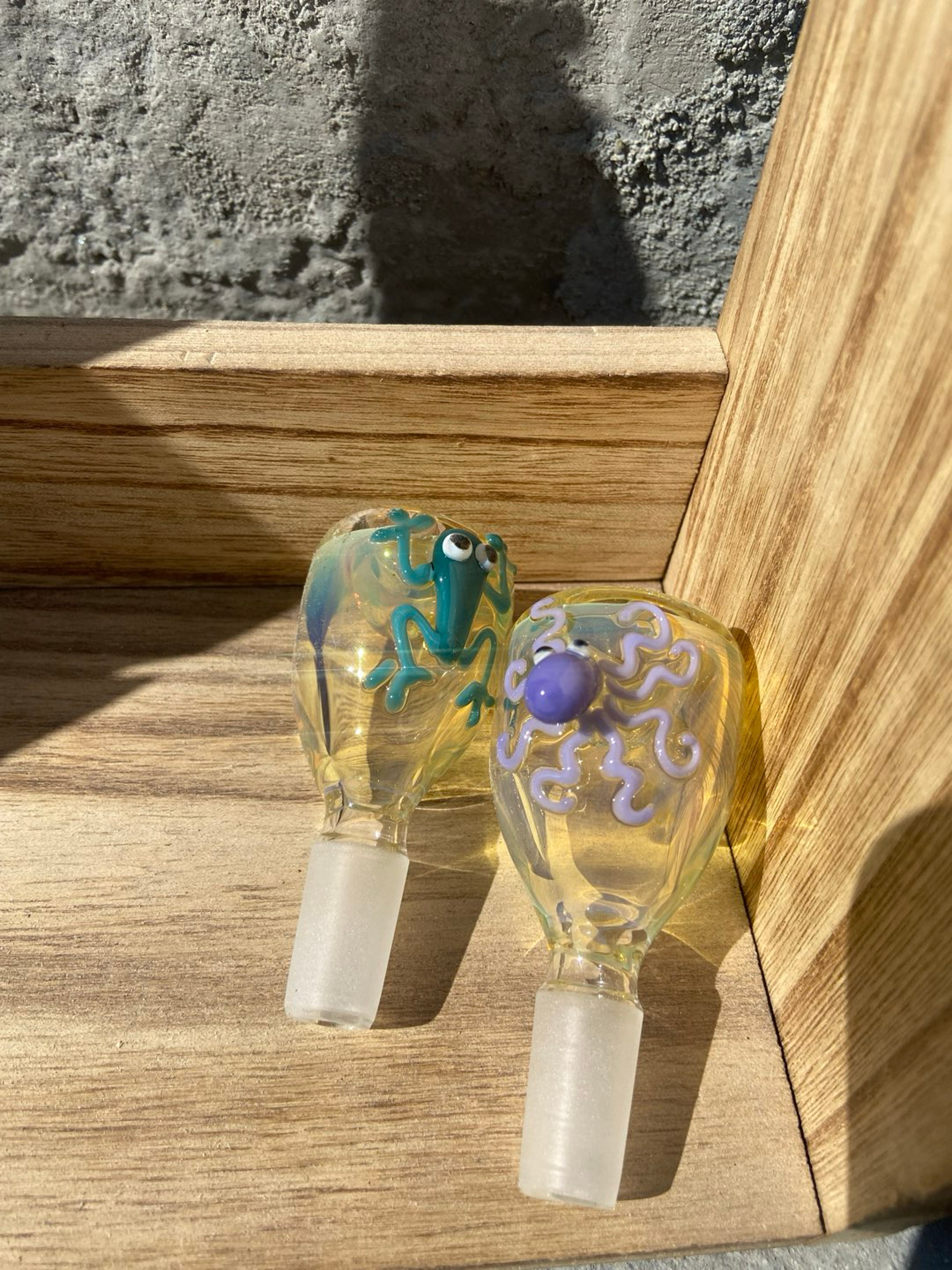 Preview pic of 14mm Glass slide octopus and frog 2pcs