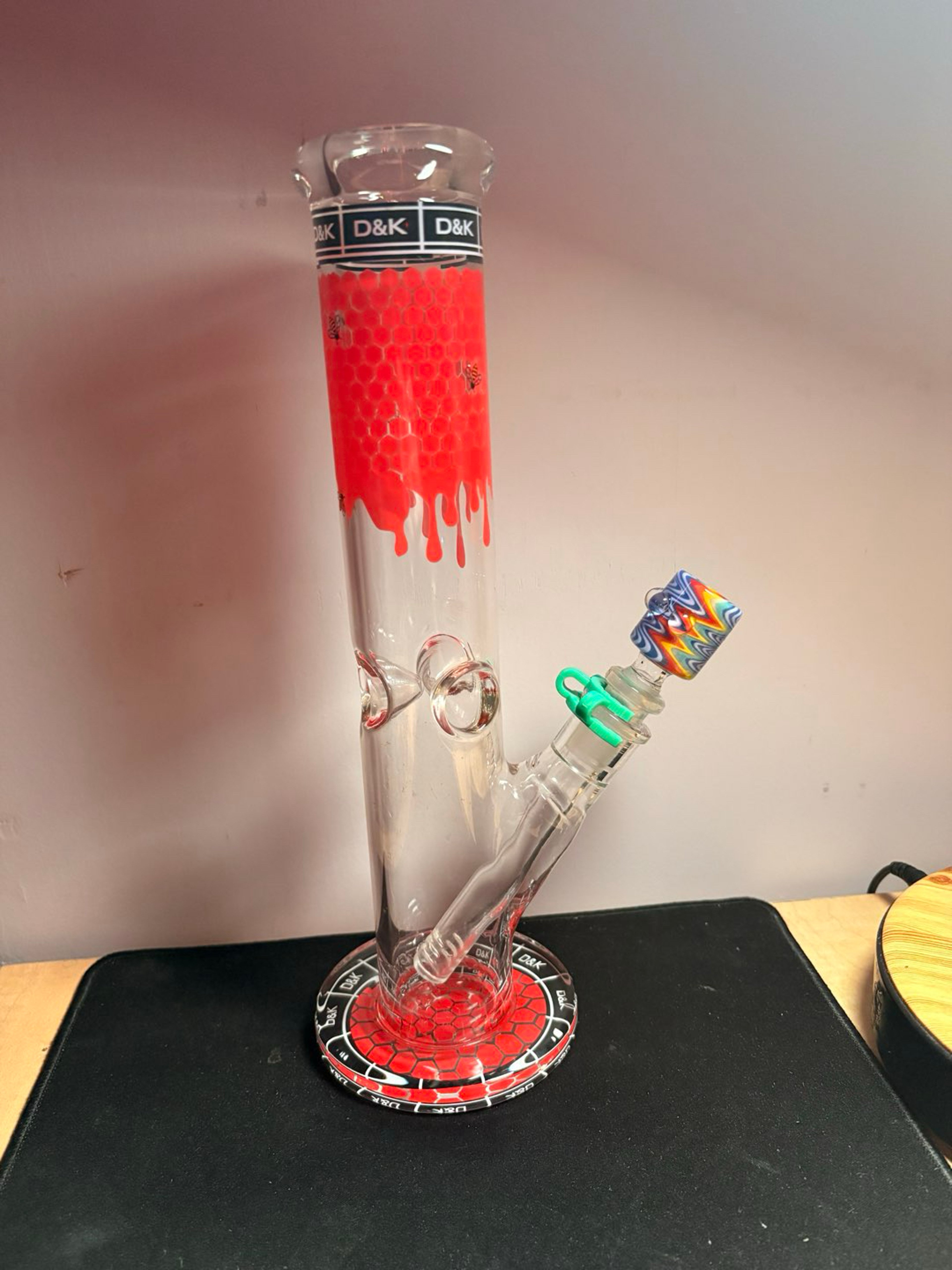 Preview pic of D&K Straight Glass Bong