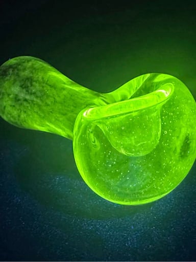 Preview pic of Neon Green UV Frit Pipe