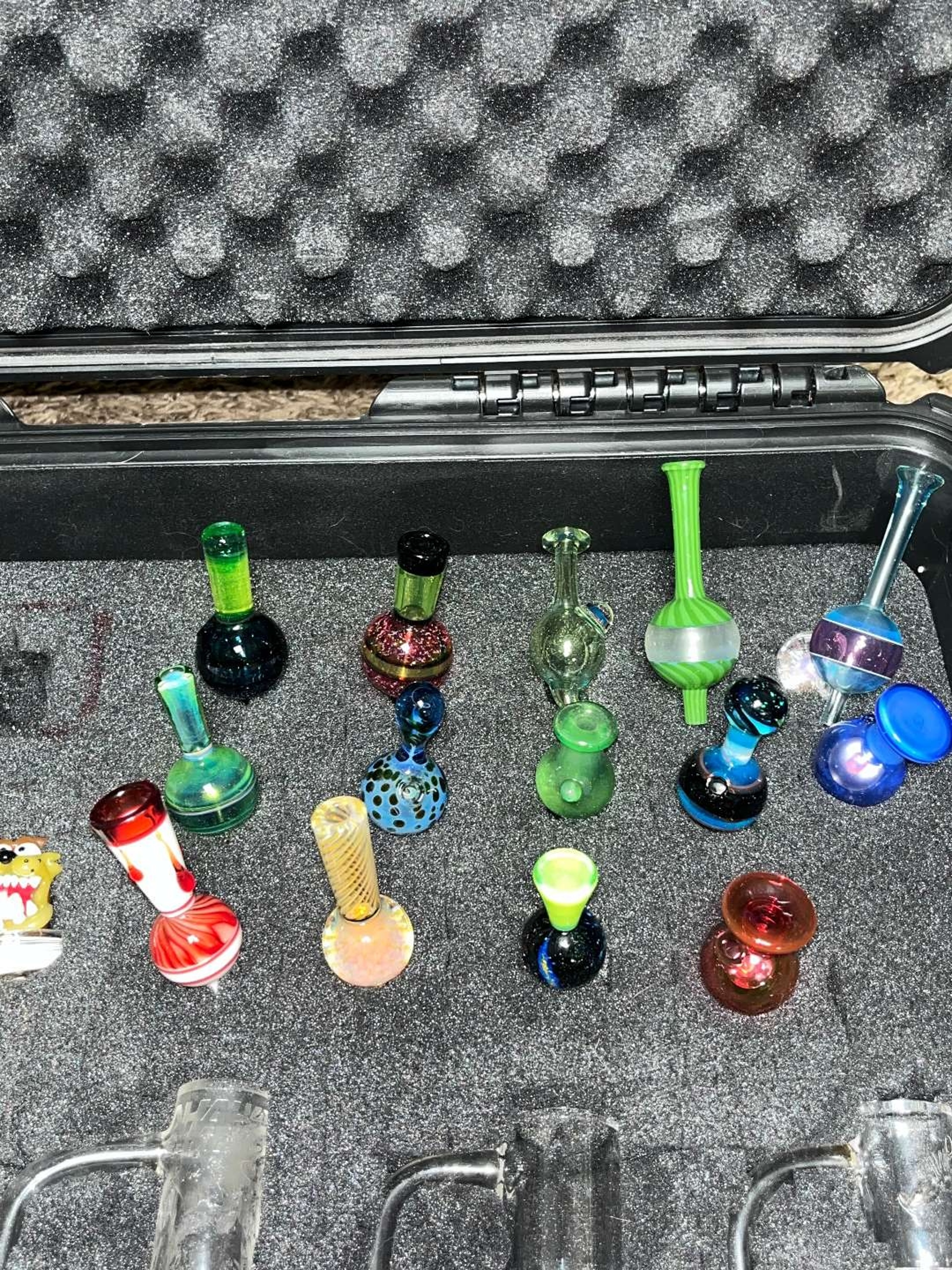 Preview pic of Carb caps rigs quartz bangers marbles