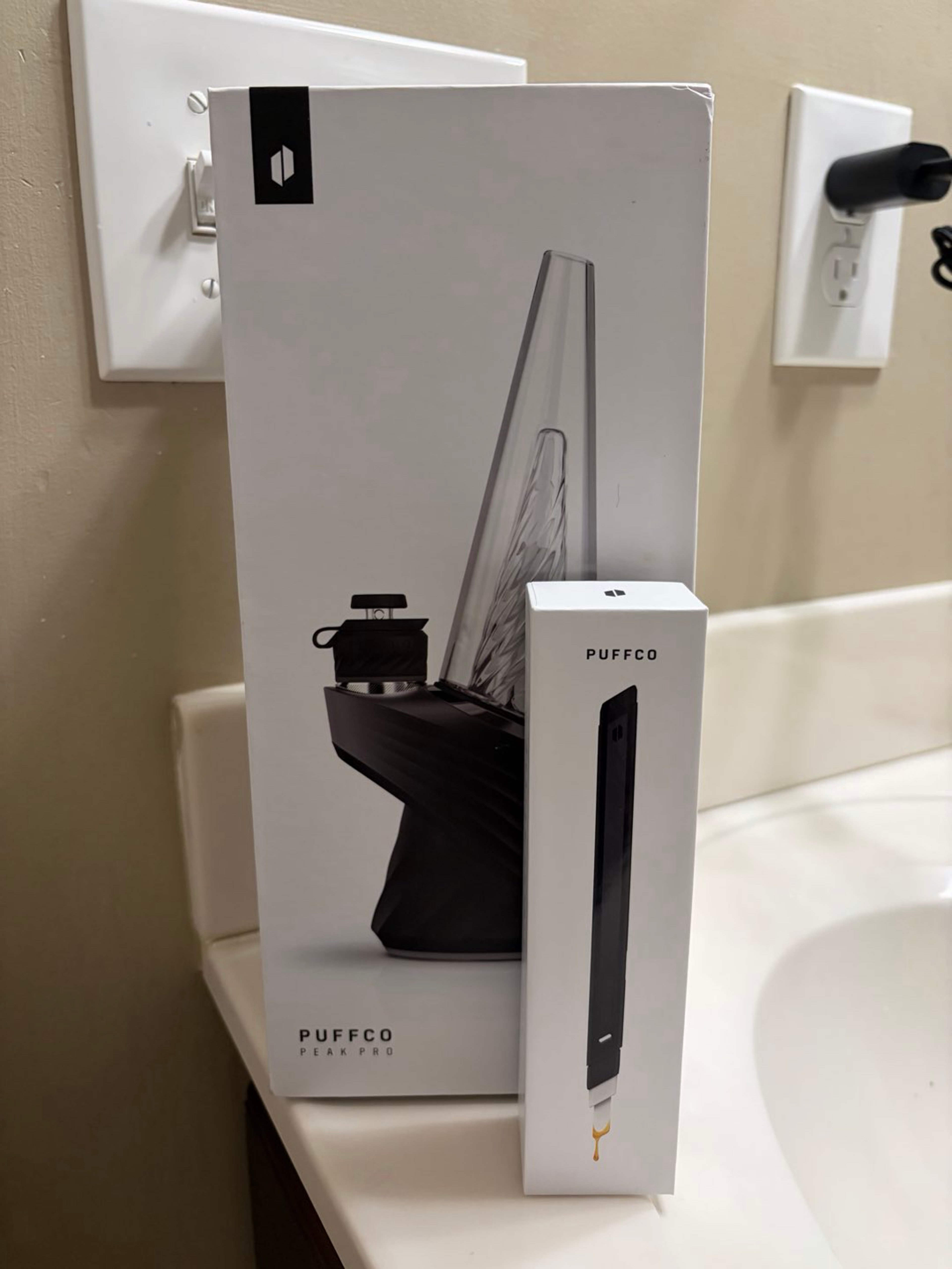 Preview pic of Puffco Peak Pro & Hot Knife