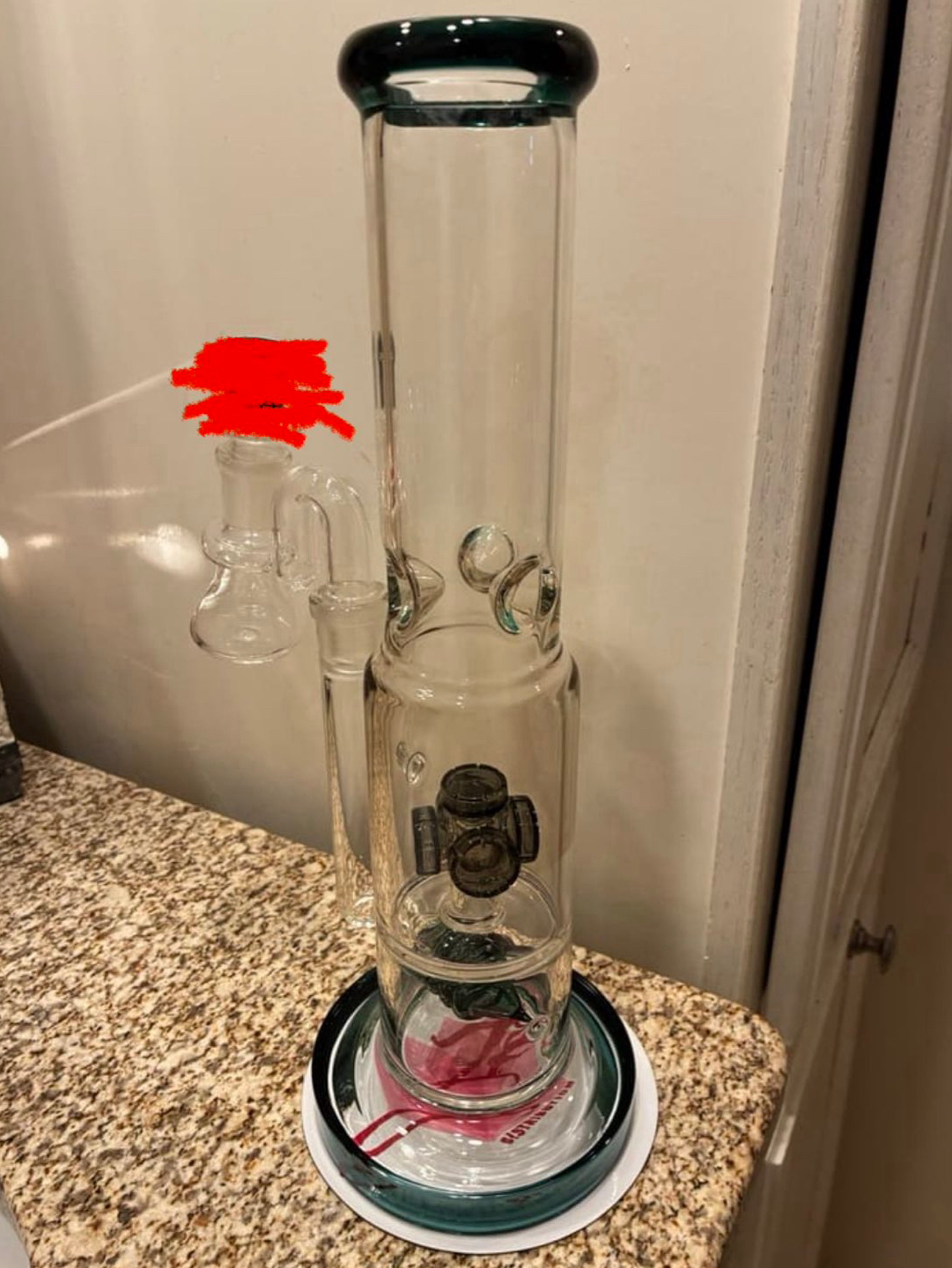 Preview pic of 18mm Bong w/Ashcatcher 4-hole claw slide