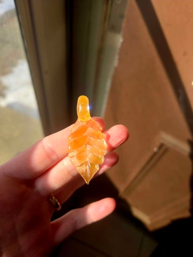 Preview pic of Leaf Pendant