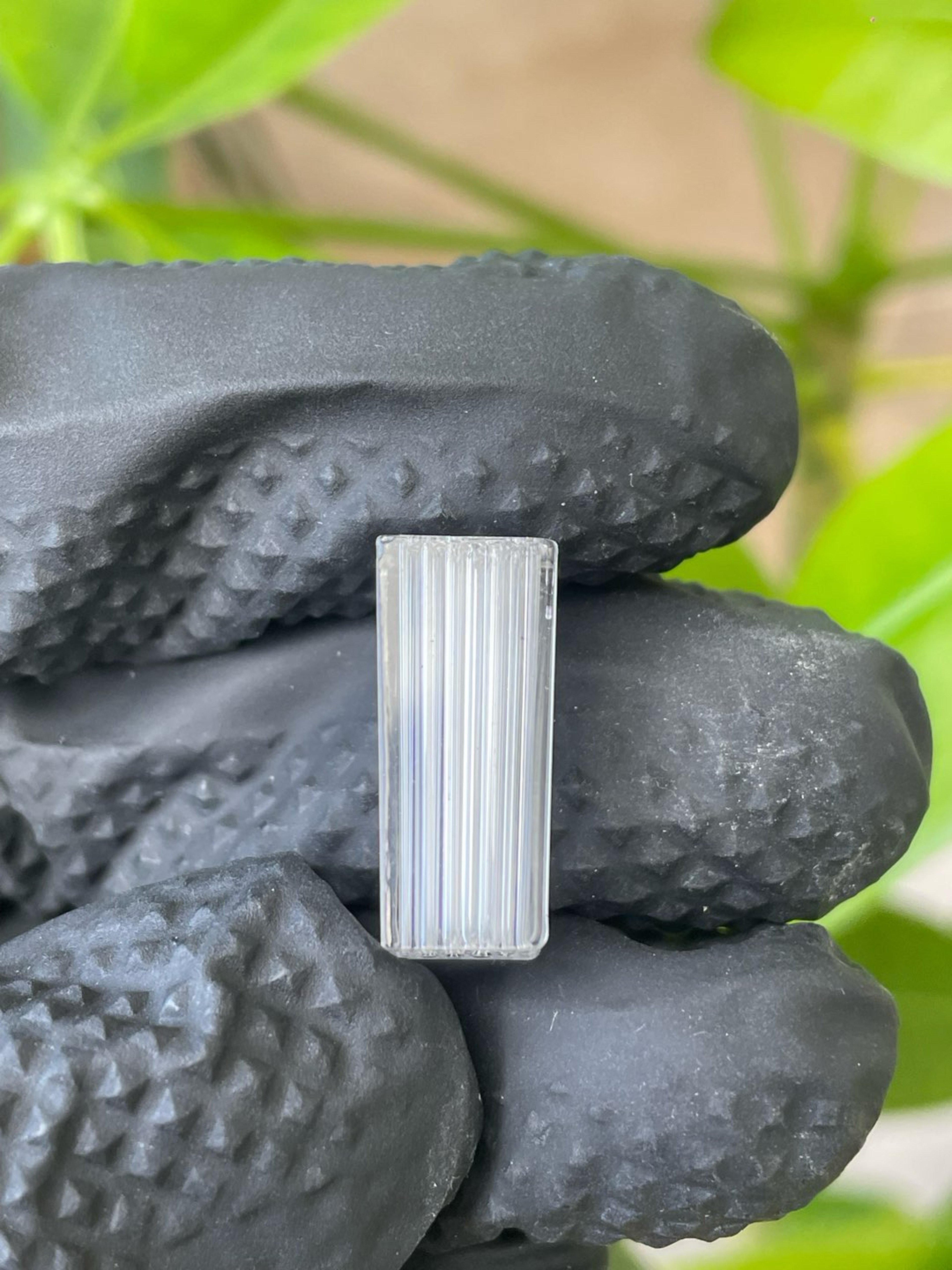 Preview pic of Clear tip medium sized with a a taper